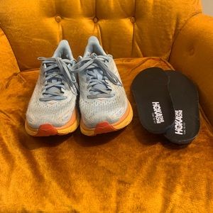 Used Hoka Clifton 8 size 8 with BRAND NEW soles